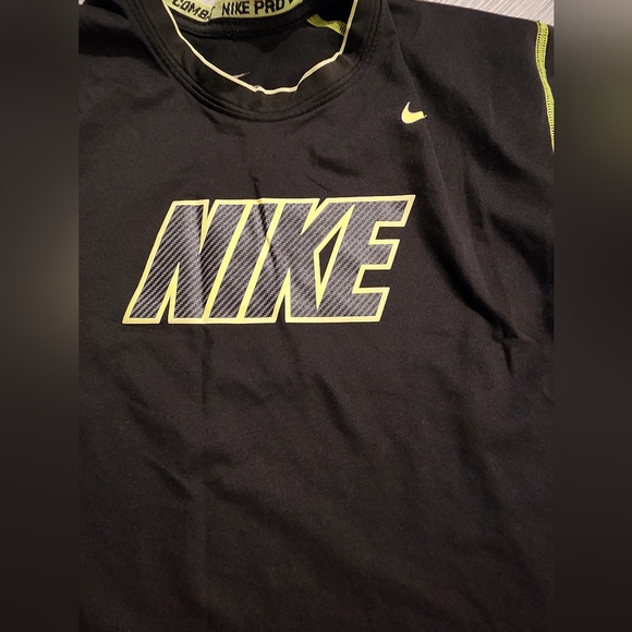 Boys xl nike pro combat shirt - Picture 4 of 6